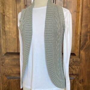 Women's Banana Republic Gray Cable Knit Sweater Vest